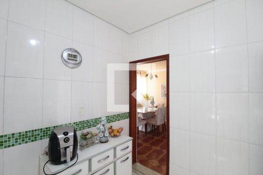 Cozinha de casa à venda com 3 quartos, 113m² em Jardim Guanabara, Belo Horizonte