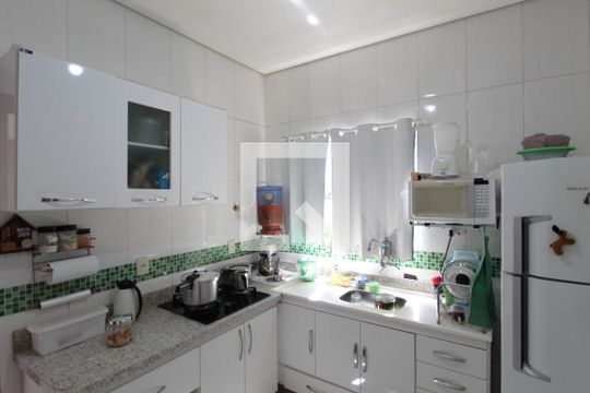 Cozinha de casa à venda com 3 quartos, 113m² em Jardim Guanabara, Belo Horizonte