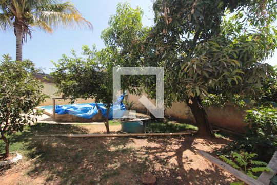 Quintal de casa à venda com 3 quartos, 113m² em Jardim Guanabara, Belo Horizonte