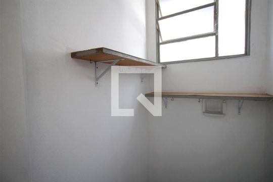 Banheiro de Serviço de apartamento para alugar com 3 quartos, 75m² em Boa Vista, Belo Horizonte