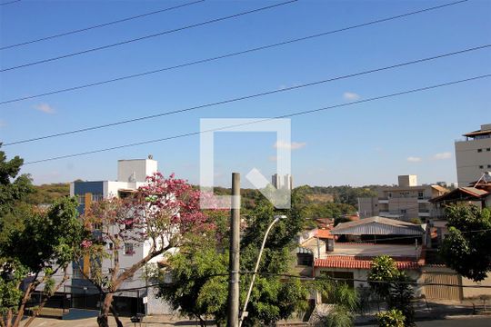 Vista da Sala de apartamento para alugar com 3 quartos, 75m² em Boa Vista, Belo Horizonte
