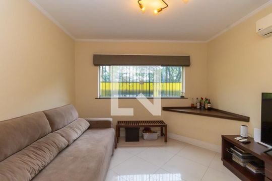 Sala de casa à venda com 3 quartos, 206m² em Jardim da Gloria, São Paulo