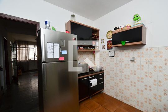 Cozinha de casa à venda com 4 quartos, 104m² em Paraíso, Belo Horizonte