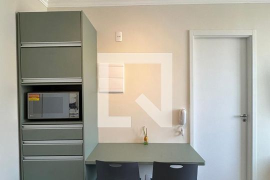 Cozinha de apartamento para alugar com 1 quarto, 24m² em Butantã, São Paulo