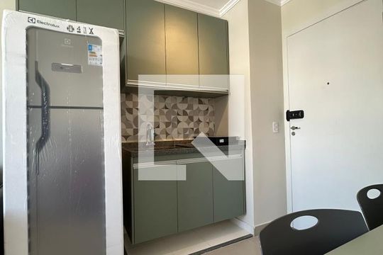 Cozinha de apartamento para alugar com 1 quarto, 24m² em Butantã, São Paulo