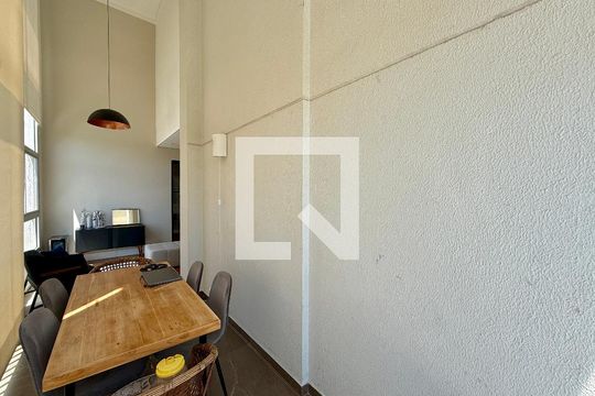 Sala de apartamento para alugar com 2 quartos, 85m² em Cidade Monções, São Paulo