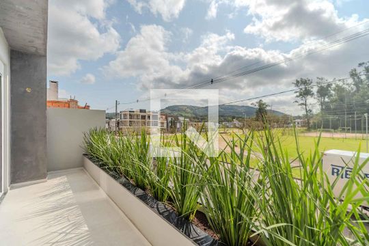 Sacada de casa de condomínio à venda com 3 quartos, 144m² em Hípica, Porto Alegre