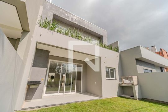 Área externa de casa de condomínio à venda com 3 quartos, 144m² em Hípica, Porto Alegre