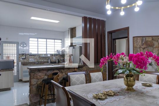 Copa de casa à venda com 3 quartos, 375m² em Camargos, Belo Horizonte