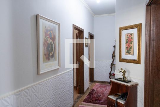 Corredor de casa à venda com 3 quartos, 375m² em Camargos, Belo Horizonte
