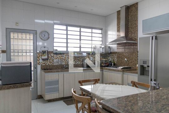 Cozinha de casa à venda com 3 quartos, 375m² em Camargos, Belo Horizonte