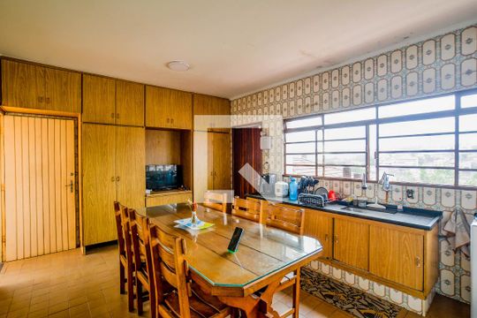 Cozinha de casa à venda com 3 quartos, 250m² em Vila Vitória, Santo André