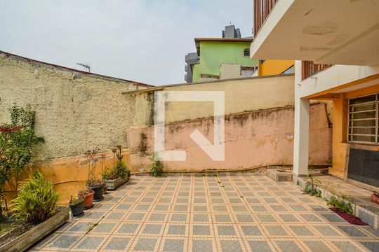 Quintal de casa à venda com 3 quartos, 250m² em Vila Vitória, Santo André