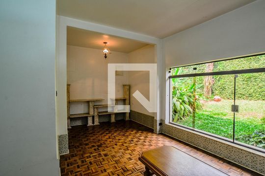 Casa à venda com 3 quartos, 250m² em Vila Vitória, Santo André