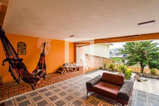 Área de Serviço de casa à venda com 3 quartos, 250m² em Vila Vitória, Santo André