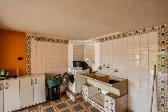 Área de Serviço de casa à venda com 3 quartos, 250m² em Vila Vitória, Santo André