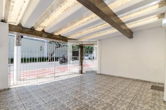 Garagem de casa para alugar com 3 quartos, 160m² em Indianópolis, São Paulo