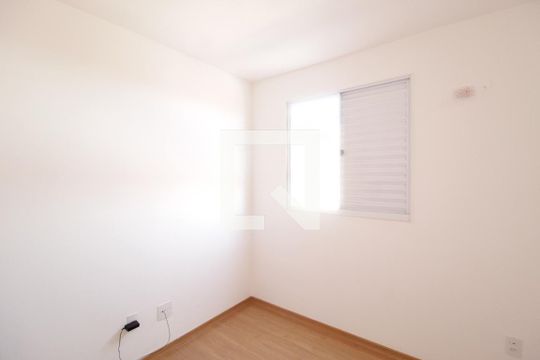 Quarto 2 de apartamento para alugar com 2 quartos, 50m² em Jardim Patricia, Uberlândia
