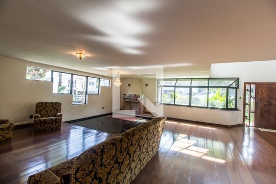 Sala de casa de condomínio à venda com 4 quartos, 651m² em Alphaville, Santana de Parnaíba