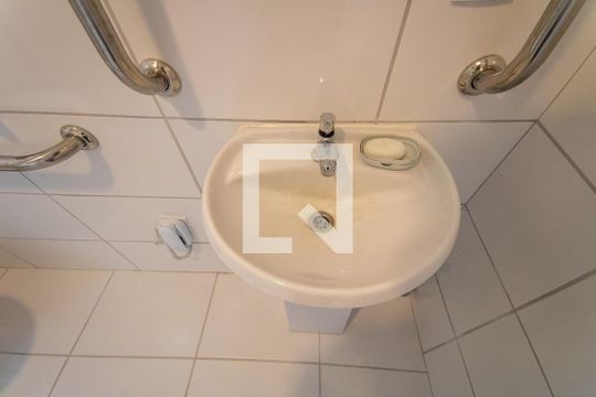 Banheiro de apartamento à venda com 2 quartos, 47m² em Vila Graciosa, São Paulo