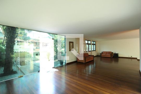 Sala de casa à venda com 4 quartos, 410m² em Pechincha, Rio de Janeiro