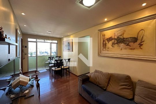 Apartamento à venda com 3 quartos, 70m² em Carlos Prates, Belo Horizonte