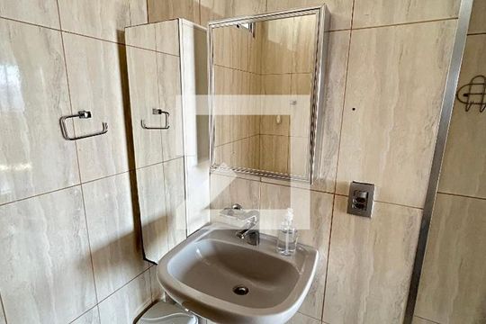 Banheiro de apartamento para alugar com 1 quarto, 50m² em Barra Funda, São Paulo