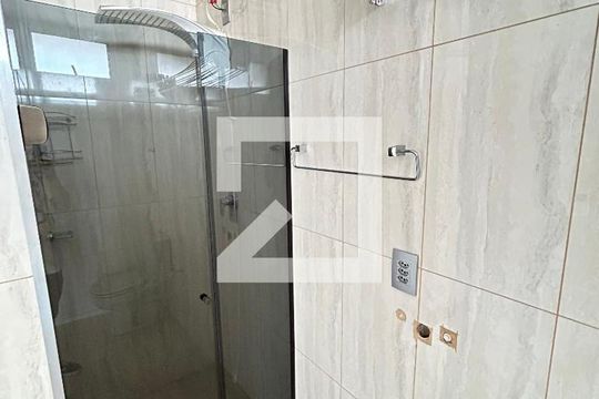 Banheiro de apartamento para alugar com 1 quarto, 50m² em Barra Funda, São Paulo