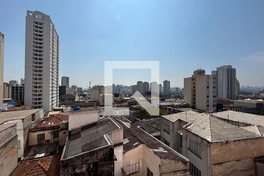 Vista da cozinha de apartamento para alugar com 1 quarto, 50m² em Barra Funda, São Paulo