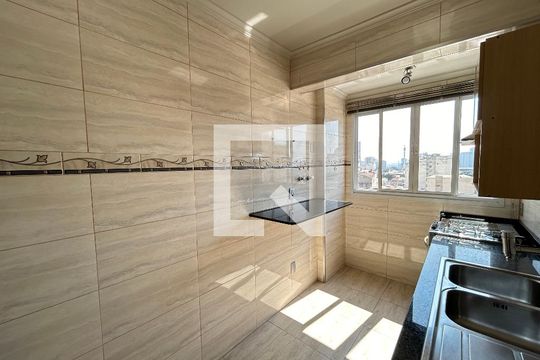 Cozinha de apartamento para alugar com 1 quarto, 50m² em Barra Funda, São Paulo