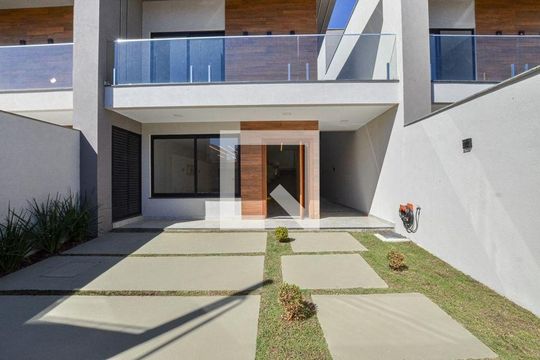 Casa à venda com 3 quartos, 223m² em Itaipu, Niterói