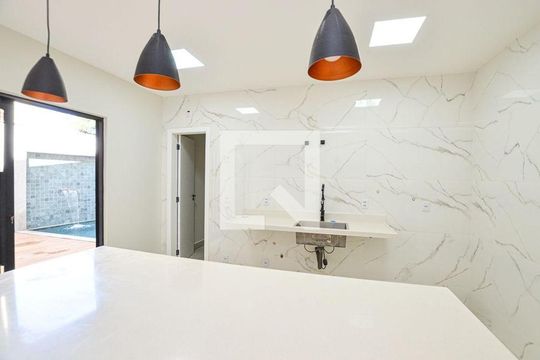 Casa à venda com 3 quartos, 187m² em Itaipu, Niterói