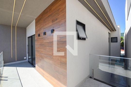 Casa à venda com 3 quartos, 187m² em Itaipu, Niterói
