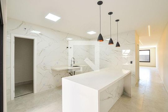 Casa à venda com 3 quartos, 187m² em Itaipu, Niterói