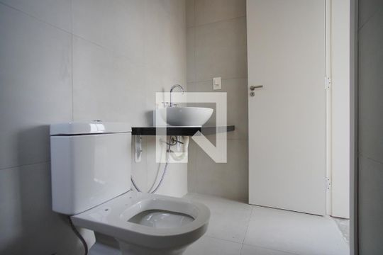 Banheiro da Suíte de apartamento à venda com 1 quarto, 54m² em Três Figueiras, Porto Alegre