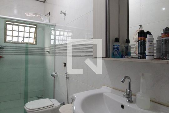 Banheiro da Suite de casa à venda com 6 quartos, 200m² em Xodó Marize, Belo Horizonte
