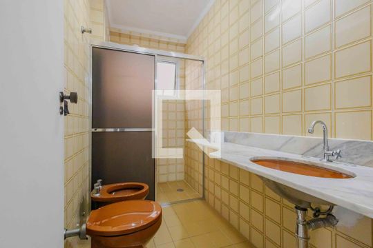 Banheiro de apartamento à venda com 2 quartos, 66m² em Pinheiros, São Paulo