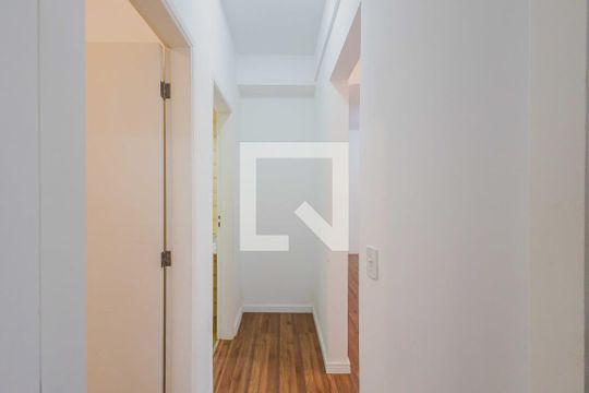 Corredor de apartamento à venda com 2 quartos, 66m² em Pinheiros, São Paulo