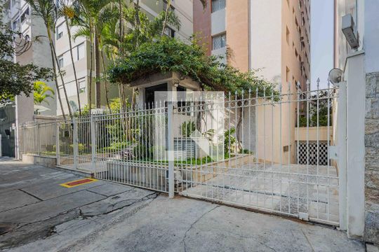Fachada de apartamento à venda com 2 quartos, 66m² em Pinheiros, São Paulo