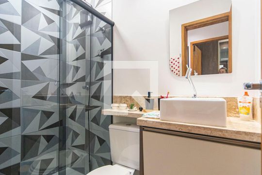 Banheiro Social de apartamento à venda com 2 quartos, 100m² em Cidade São Jorge, Santo André