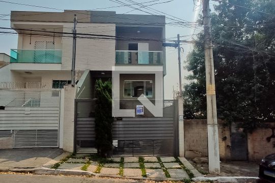 Fachada + Placa de casa para alugar com 3 quartos, 400m² em Vila Primavera, São Paulo