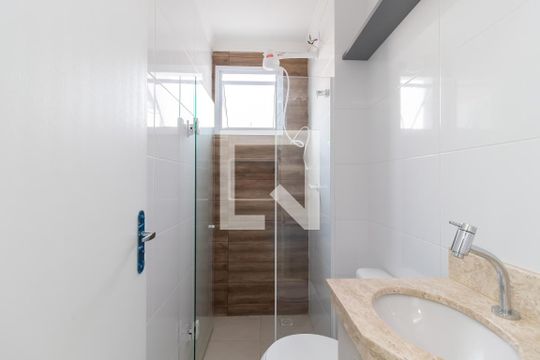 Banheiro de apartamento para alugar com 2 quartos, 36m² em Vila Pauliceia, São Paulo