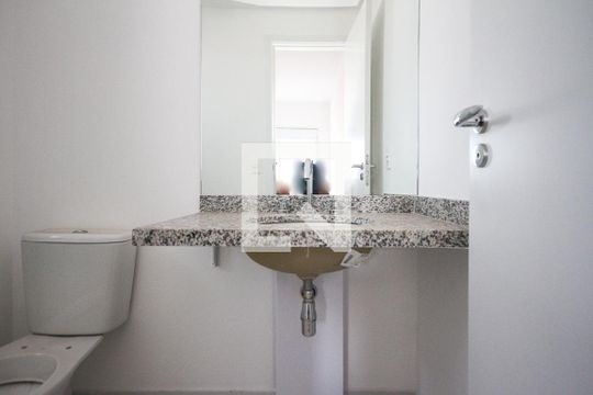 Banheiro da Suíte de apartamento para alugar com 2 quartos, 58m² em Vila Prudente, São Paulo