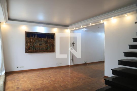 Casa à venda com 3 quartos, 140m² em Planalto Paulista, São Paulo
