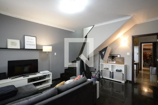 Casa à venda com 2 quartos, 130m² em Vila Moinho Velho, São Paulo