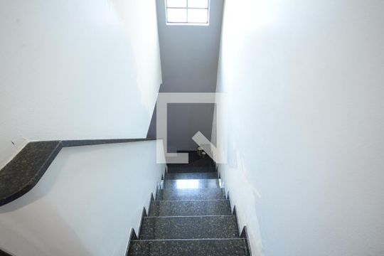 Escada de casa à venda com 2 quartos, 130m² em Vila Moinho Velho, São Paulo
