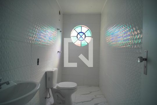 Banheiro de casa à venda com 2 quartos, 82m² em Rondônia, Novo Hamburgo