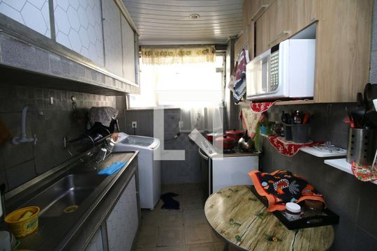 Cozinha de apartamento à venda com 4 quartos, 105m² em Olaria, Rio de Janeiro