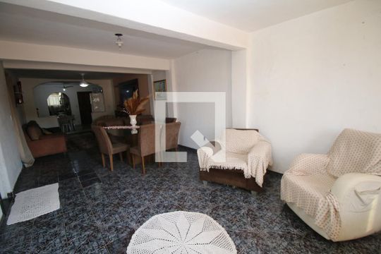 Sala de Estar de apartamento à venda com 4 quartos, 105m² em Olaria, Rio de Janeiro