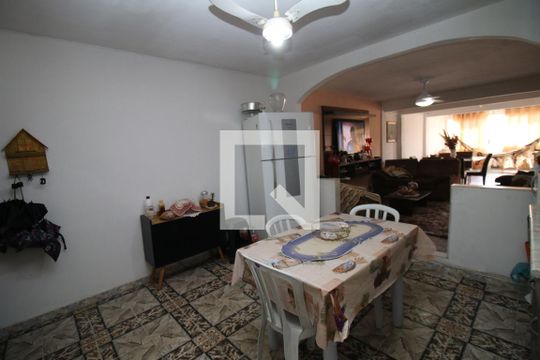 Sala de Jantar de apartamento à venda com 4 quartos, 105m² em Olaria, Rio de Janeiro